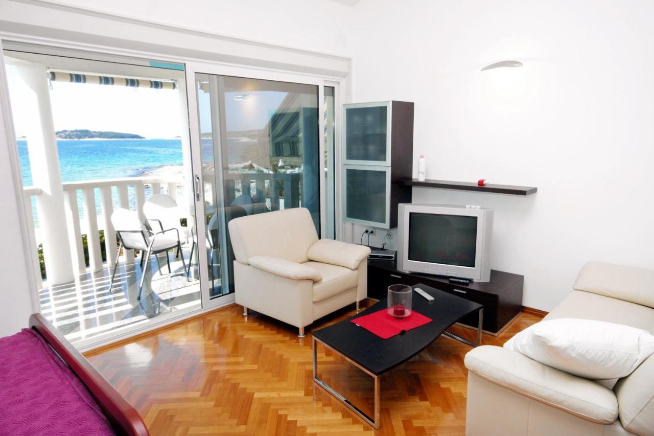 Family Friendly Apartments With A Swimming Pool Rogoznica - 7557 ภายนอก รูปภาพ